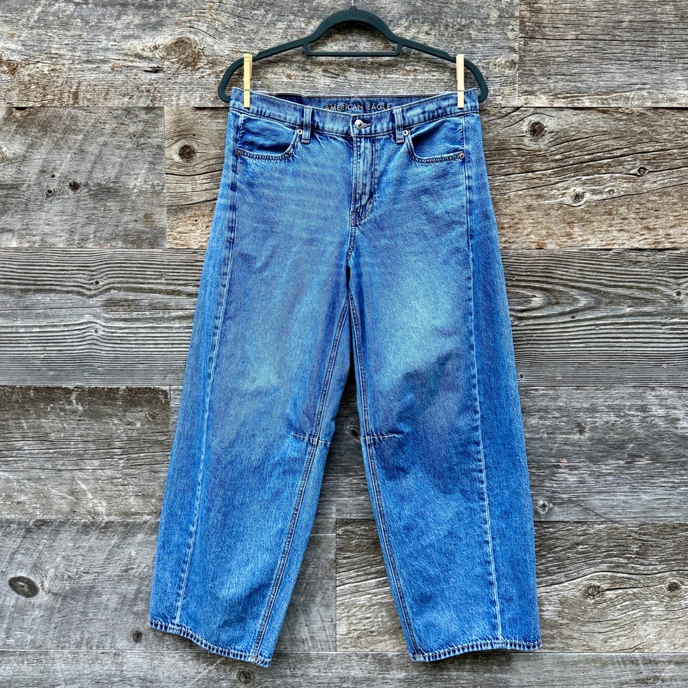 American Eagle Dreamy Drape Barrel Jeans 6 Blue Minimalist Cool Girl Streetwear